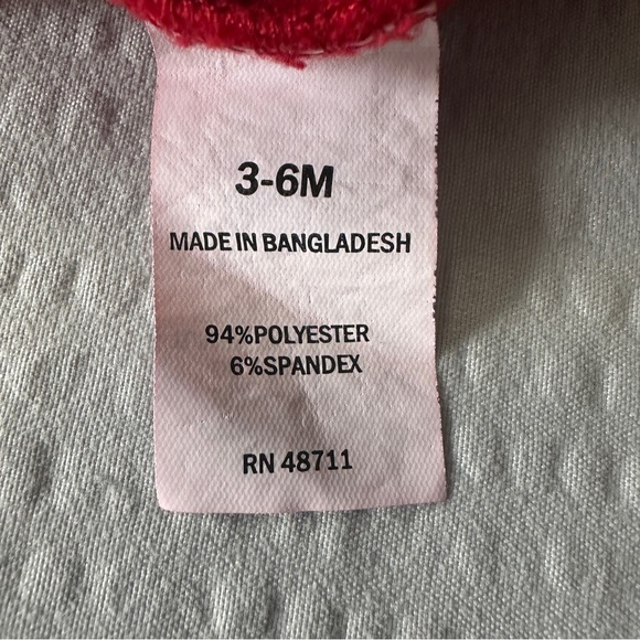 Baby Girls Red Ruffle Overalls Jumpsuit Romper Velour /Soft Material Size 3-6mos - Picture 6 of 6